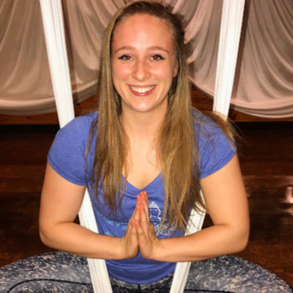 Meet your Posher, Sarena - Picture 1 of 1